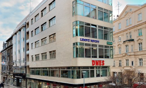 C091 Mietshaus mit Geschäften und Café (Convalaria)