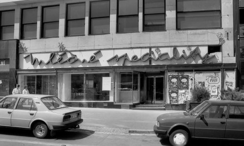 D102 Milchbar am Bahnhof