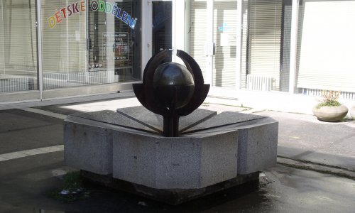 D187 Kašna v atriu polikliniky