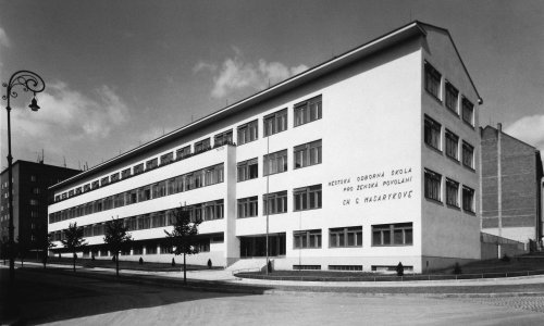 C307 Charlotte-Masaryk- -Schule Städtische Fachschule für Frauenberufe