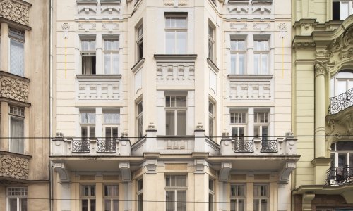 B013 Mietshaus der Eheleute Weiss