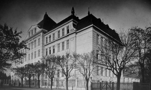 B116 Vyšší odborná škola zdravotnická (Německá zemská vyšší reálná škola)